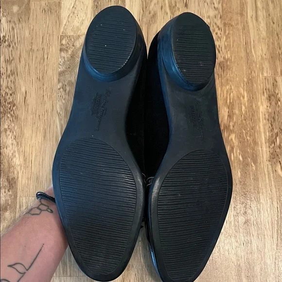 Salvatore Ferragamo Black Patent Leather Flats - Picture 4 of 4